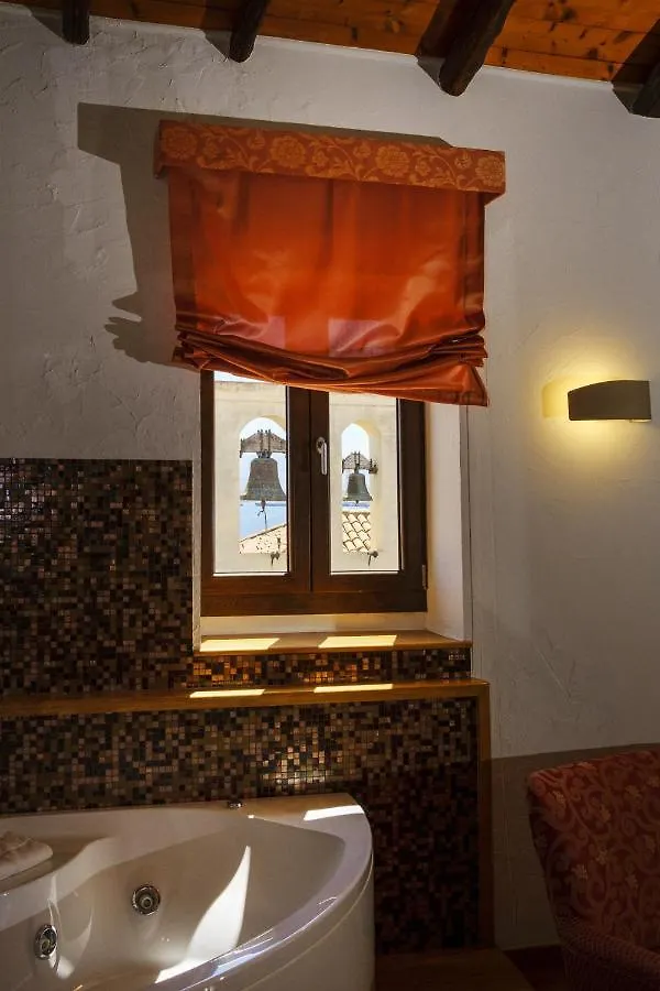 Hotel Medici ميلاتسو 3*,