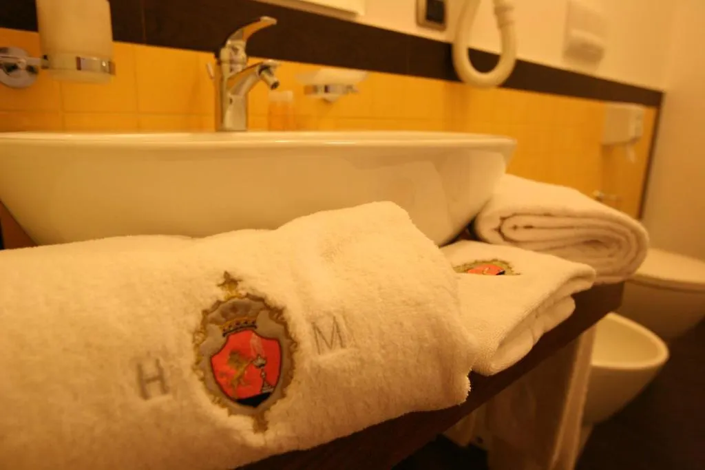 Hotel Medici ميلاتسو 3*,
